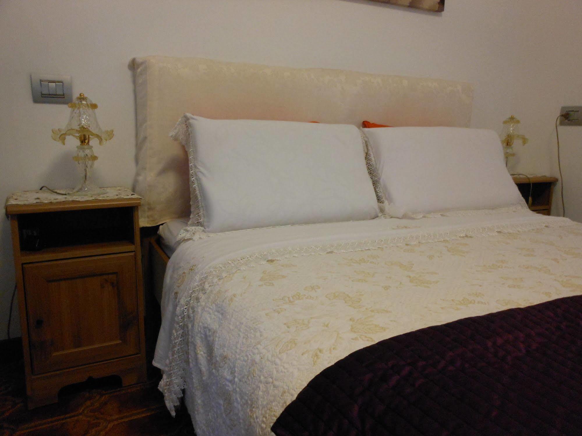 B&B Vanessa House Мартеллаго Экстерьер фото